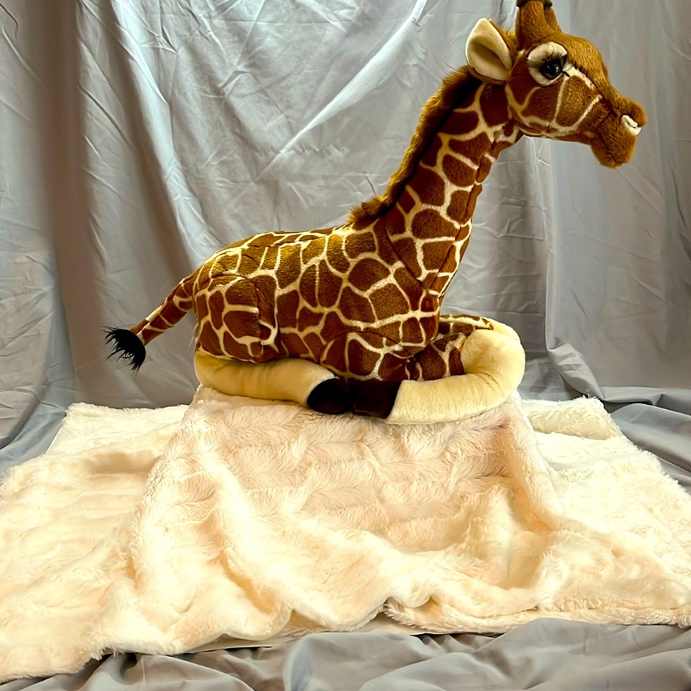 Fao Schwartz giraffe plush